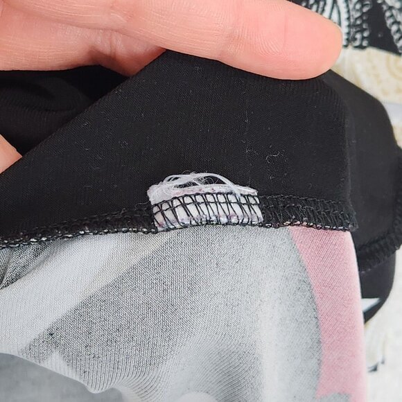 Chicos Shirt Womens 2 Black Red Large Printed Lightweight 3/4 Sleeve Blouse - Picture 9 of 11